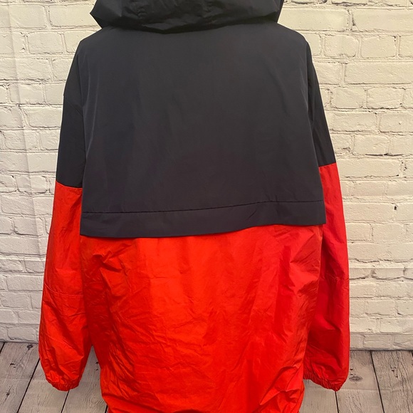 divided H&M Water And Wind Resistant Jacket - Picture 5 of 9